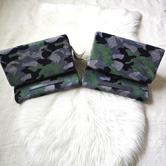 2 iScream Plush Folding Tablet & Laptop Stand with Keyboard Shelf Pillows - Picture 5 of 10